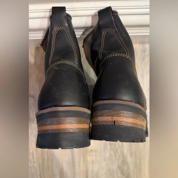 Skechers Vintage Laramie Boots 🥾 - Picture 12 of 16